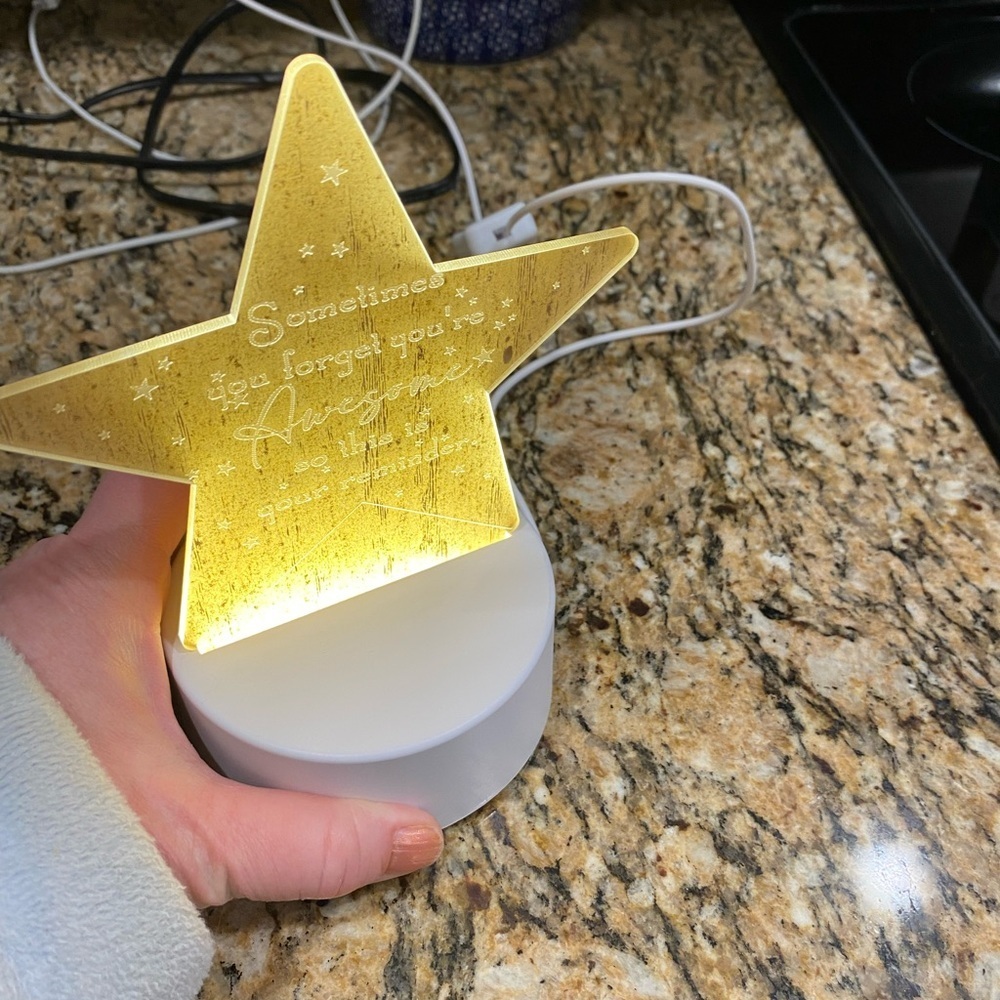 Star-Shaped LED Night Light - Picture 3 of 6